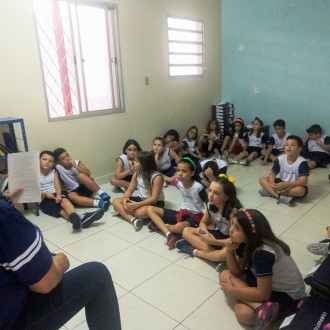 A contadora de história. - Colégio Passionista João XXIII A contadora de história. - Colégio Passionista João XXIII