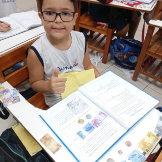 Explorando o Sistema Monetário Brasileiro na Prática - 3º Ano A - Colégio Passionista João XXIII Explorando o Sistema Monetário Brasileiro na Prática - 3º Ano A - Colégio Passionista João XXIII
