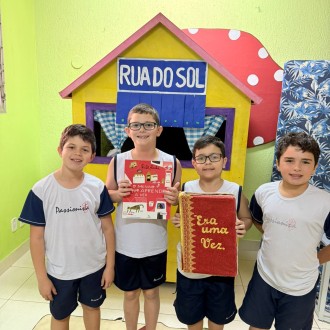 Momentos de leitura na biblioteca, nossos alunos do 3° ano explorando o livro: O menino que aprendeu a ver, de Ruth Rocha, e registrando suas descobertas na ficha literária. - Colégio Passionista João XXIII Momentos de leitura na biblioteca, nossos alunos do 3° ano explorando o livro: O menino que aprendeu a ver, de Ruth Rocha, e registrando suas descobertas na ficha literária. - Colégio Passionista João XXIII