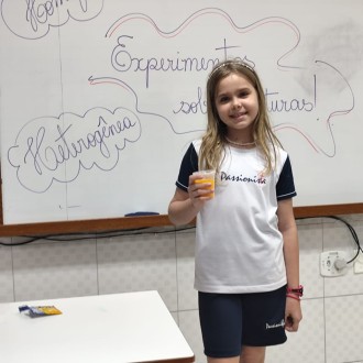 Experimentos de misturas homogêneas e heterogêneas 4B - Colégio Passionista João XXIII Experimentos de misturas homogêneas e heterogêneas 4B - Colégio Passionista João XXIII